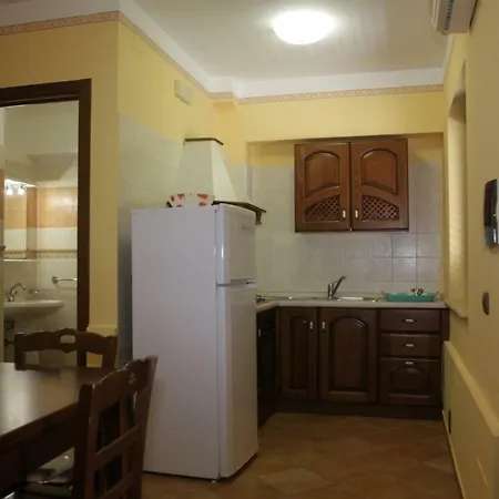 Baia Infreschi مارينا دي كاميروتا